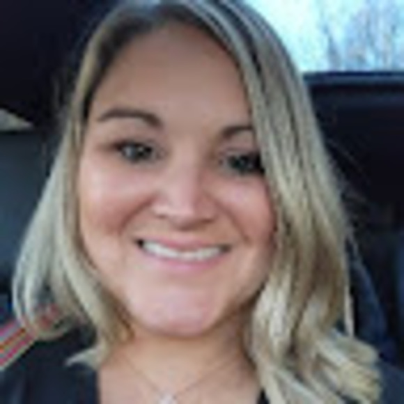 Meet your Posher, Stephanie - Picture 1 of 1